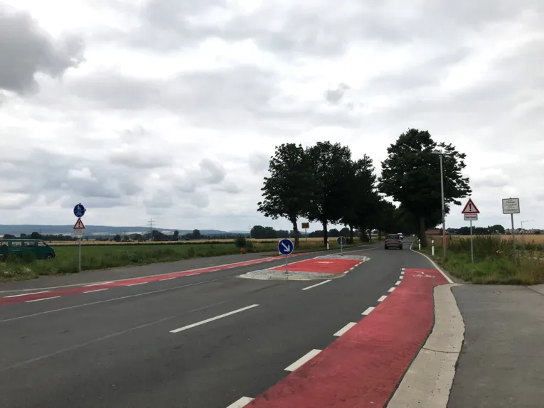 Aufnahme einer Stra&szlig;enansicht mit Vorrichtung speziell f&uuml;r Radfahrende